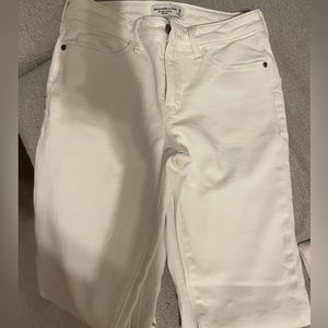 A&F off-white skinny jeans!!